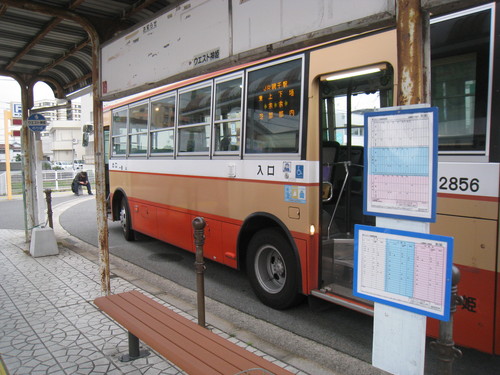 4　バス乗り場.JPG